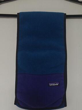 Vintage Patagonia Blue and Purple Fleece Scarf with Black Trim